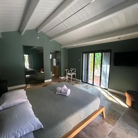 Aritis 3 Aparthotel 3*