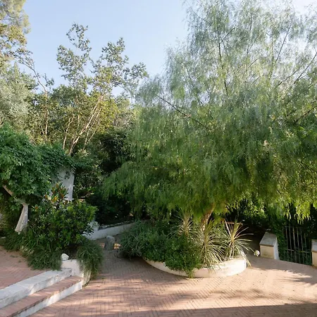 Aritis 3 Apartahotel