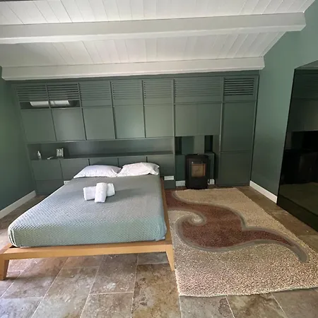 Aritis 3 Lejlighedshotel